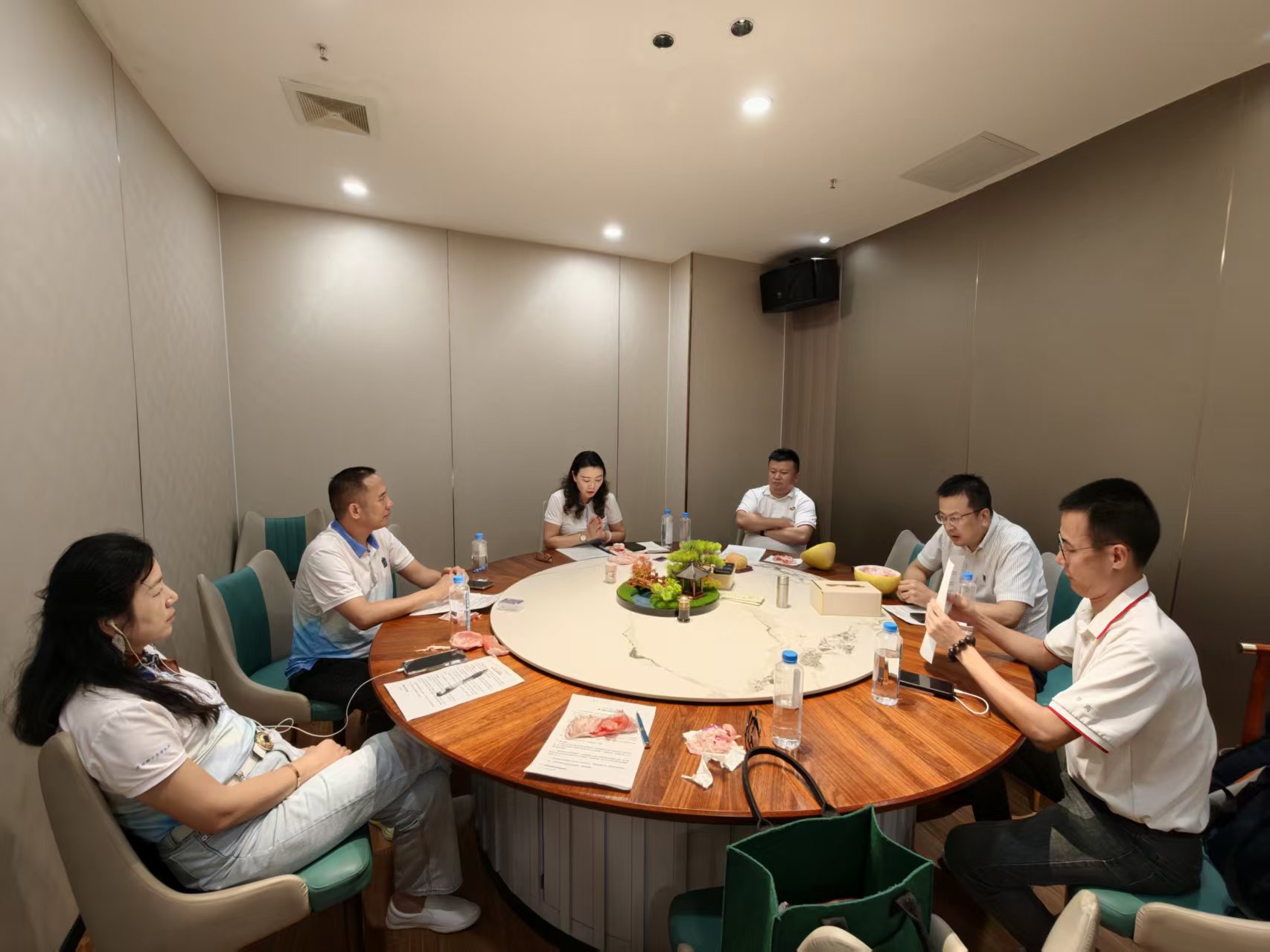 壹玖班十月份班长团队会议圆满召开——11月联谊会敲定，班级建设全面提速